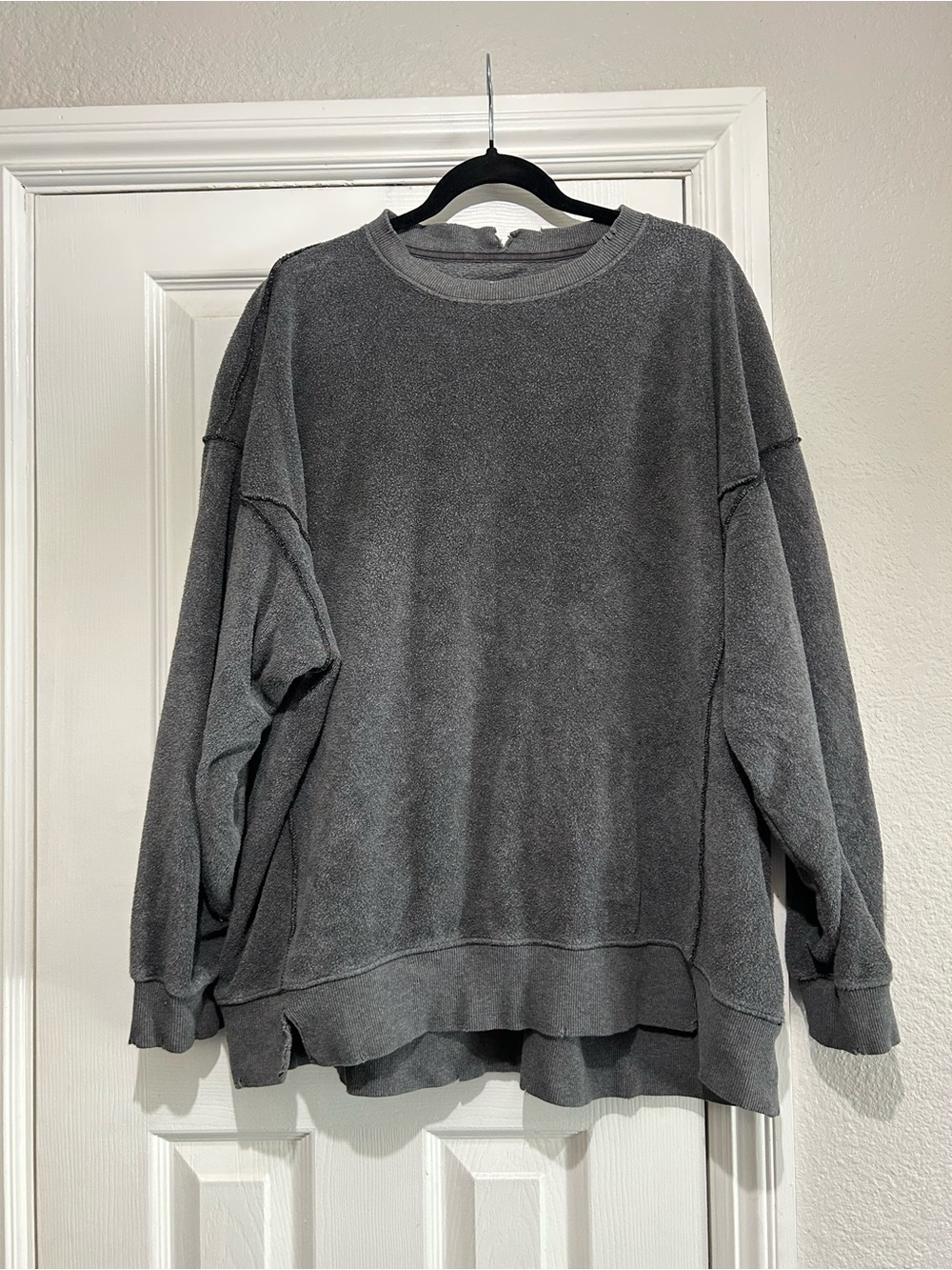 aerie Men's Washed Charcoal Crewneck Sweater